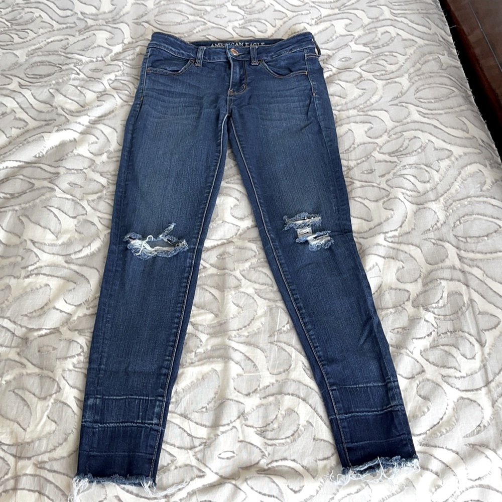 AMERICAN EAGLE mid rise jeans